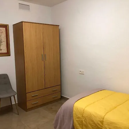 Acogedor Piso A Estrenar En El Centro גרנדה